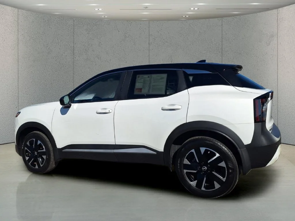 Used 2025 White Nissan SV image 7