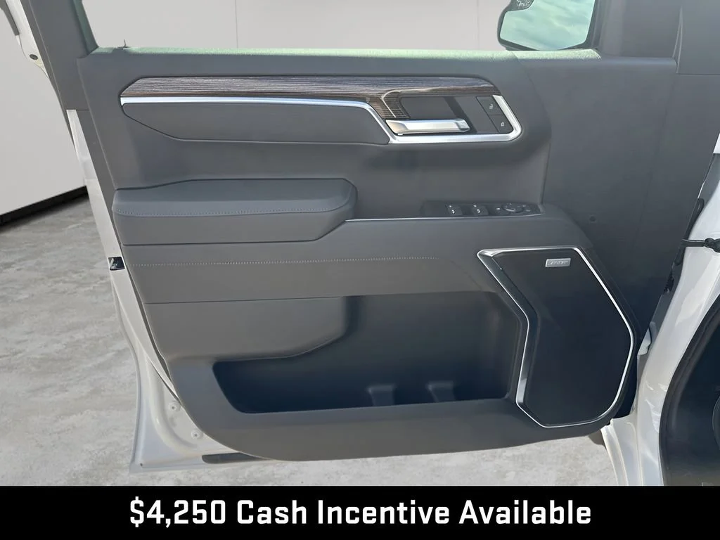 New 2026 Summit White GMC Elevation image 29