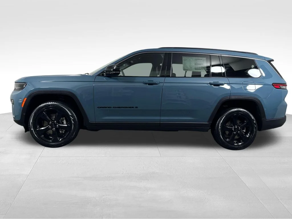 New 2026 Steel Blue Exterior Paint Jeep Limited image 5