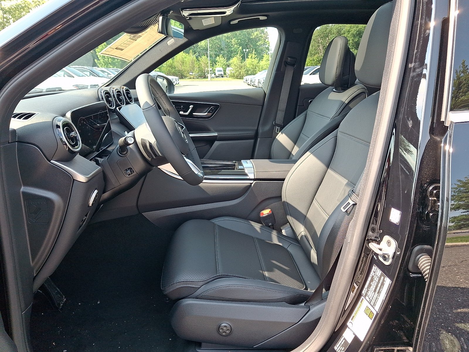 New 2026 Black Mercedes-Benz GLC 300 image 8