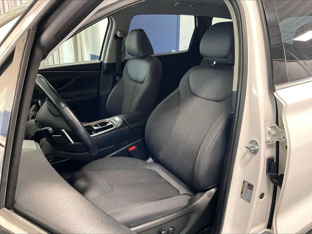 Used 2023 White Hyundai SEL image 10
