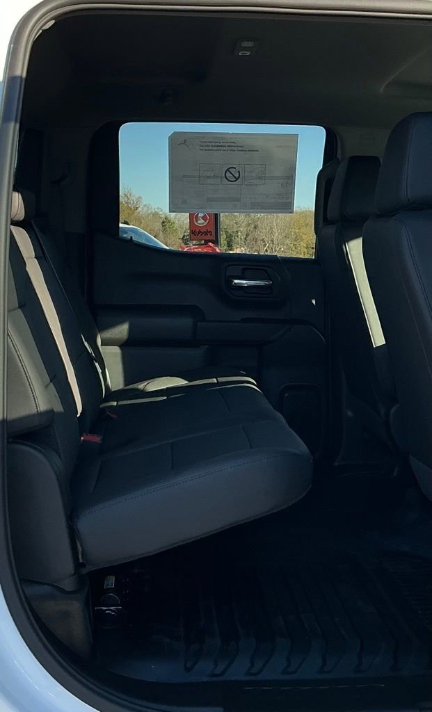 New 2026 Summit White Chevrolet WT image 25