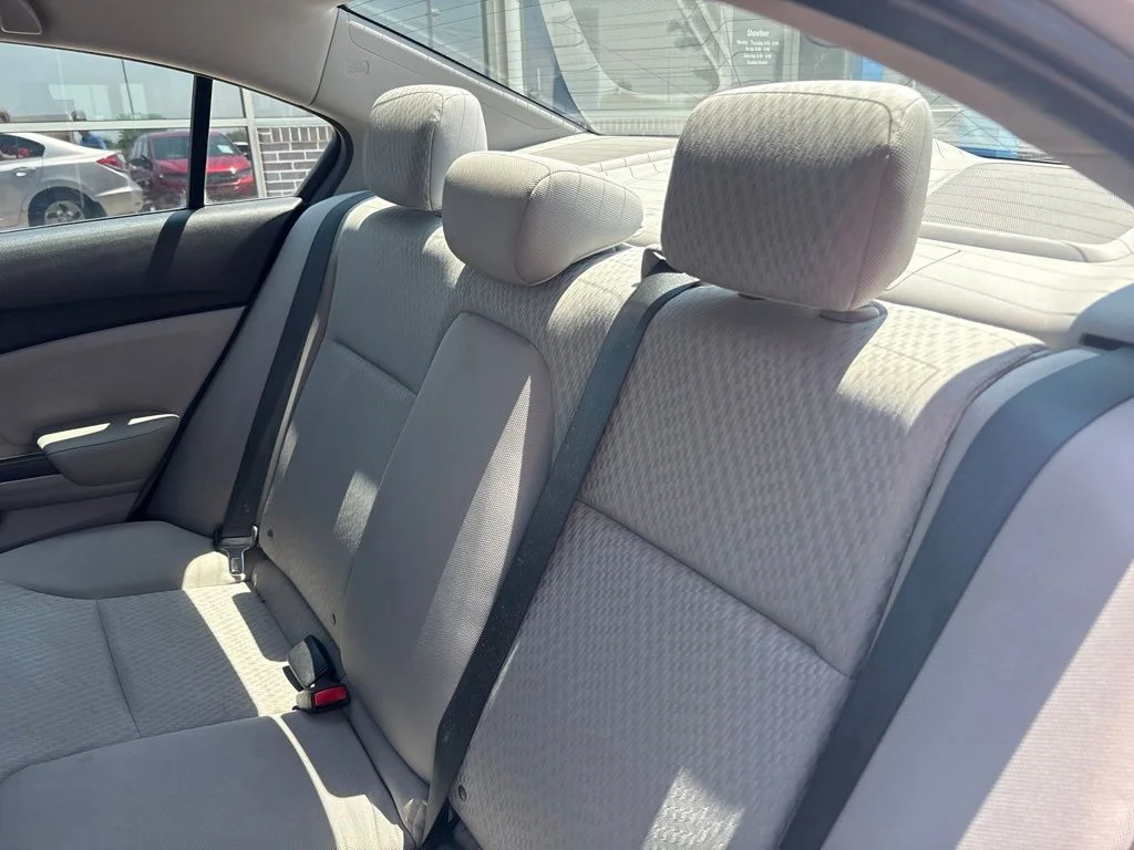 Used 2014 Silver Honda LX image 33