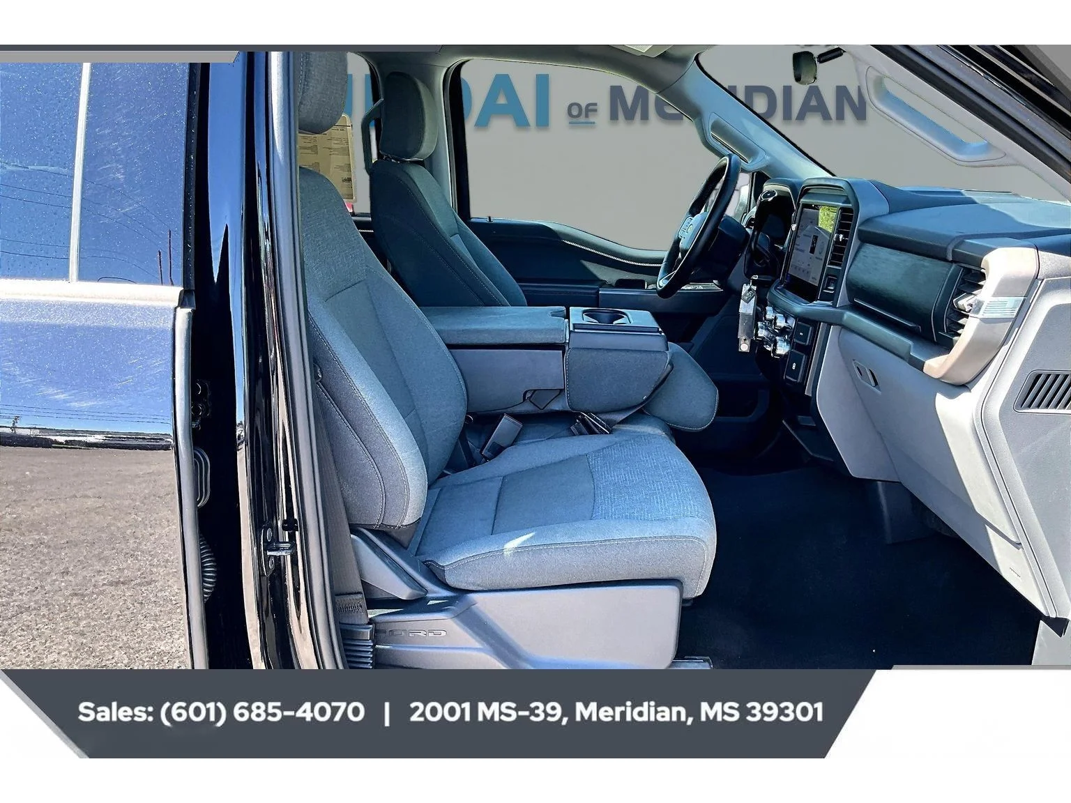 Used 2025 AGATE BLACK METALLIC Ford XLT image 6