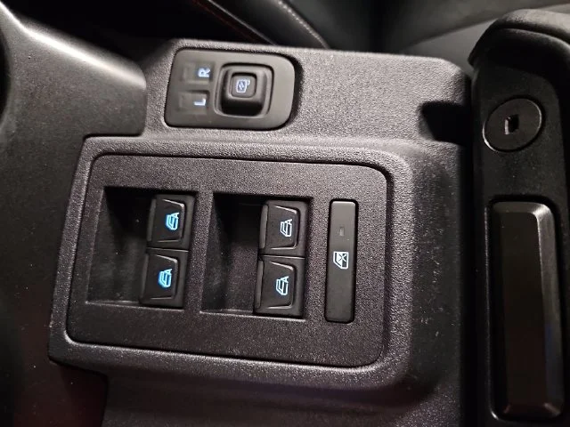 Used 2023 Silver Ford Raptor image 27