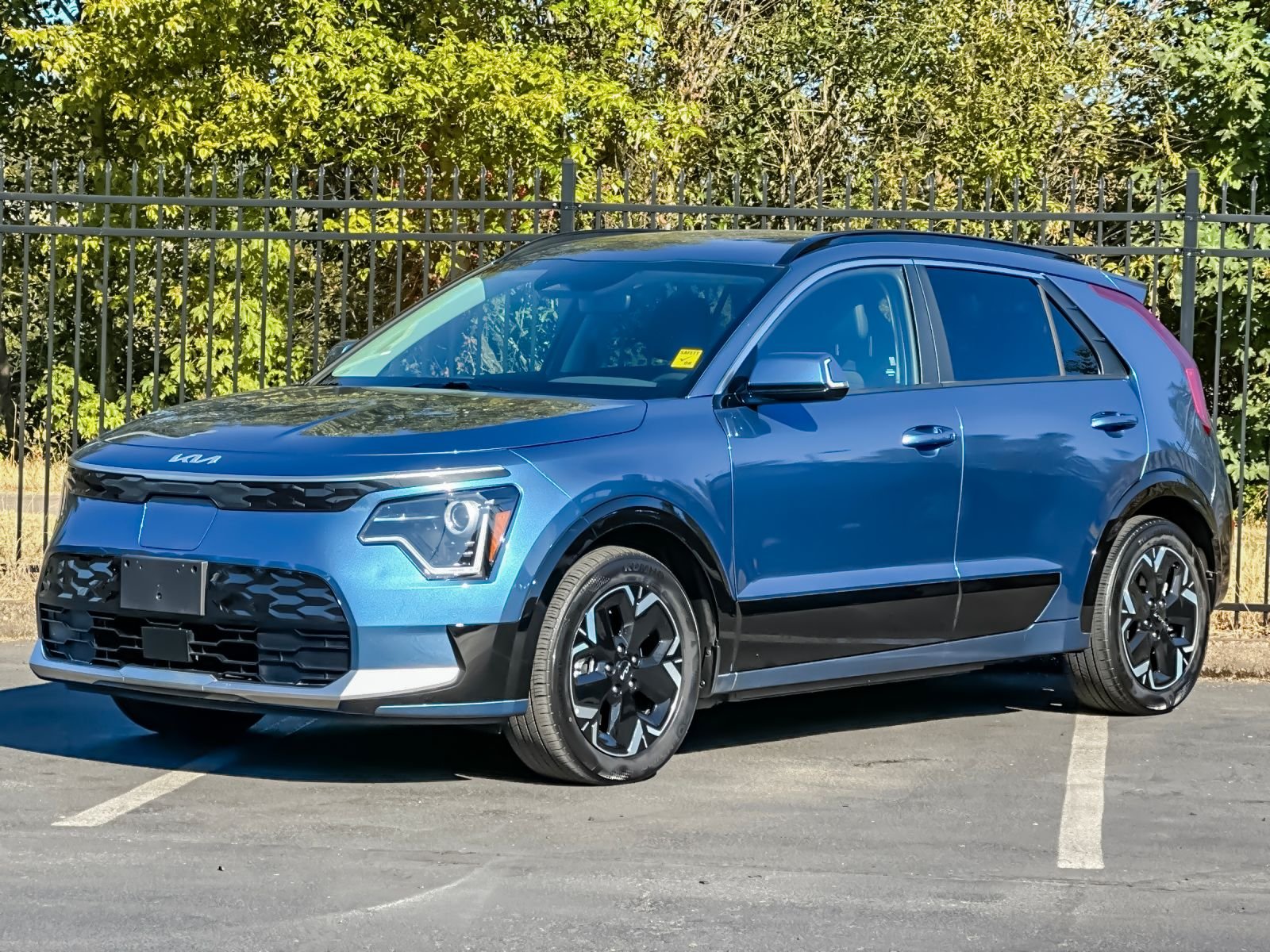 Used 2023 Blue Kia Wind image 7