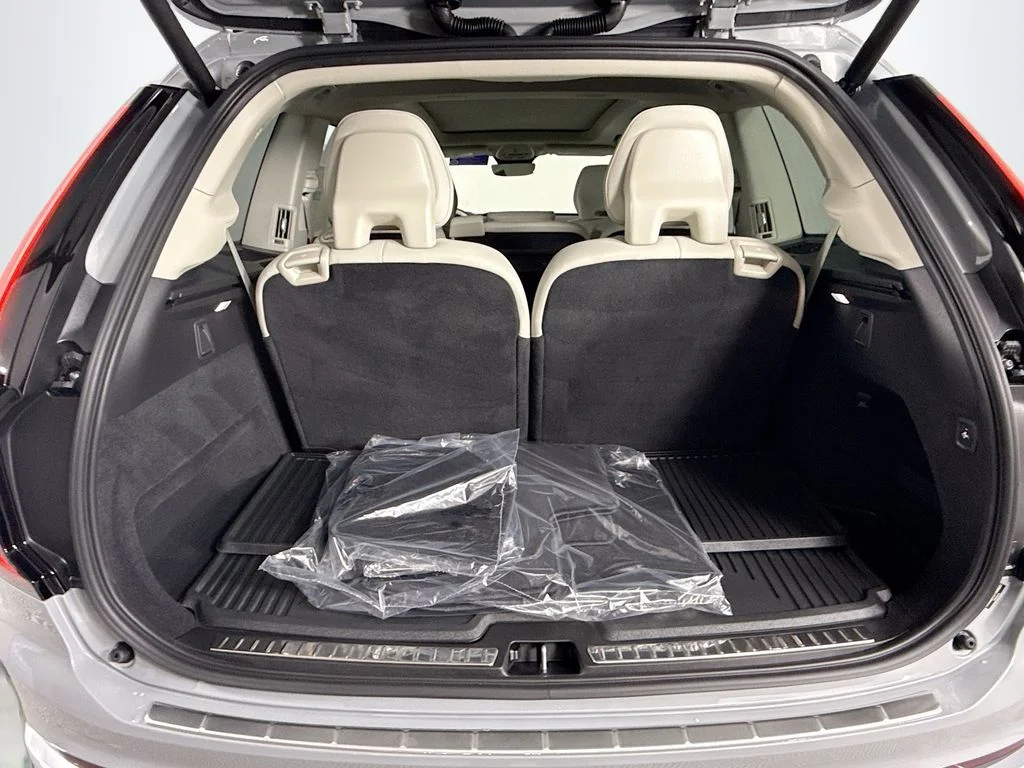 New 2026 Gray Metallic Volvo T8 Ultra image 22