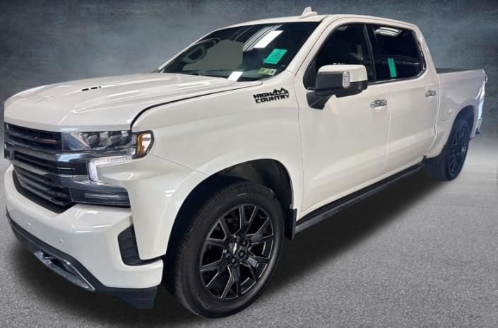 Used 2022 Pearl Chevrolet High Country image 2