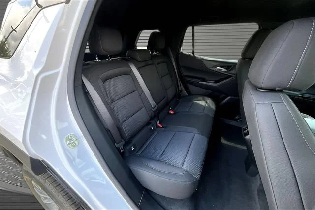 New 2027 Summit White Chevrolet LT image 10