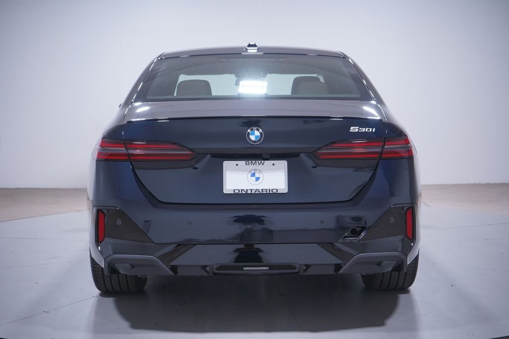 Used 2026 Carbon Black Metallic BMW 530i image 5