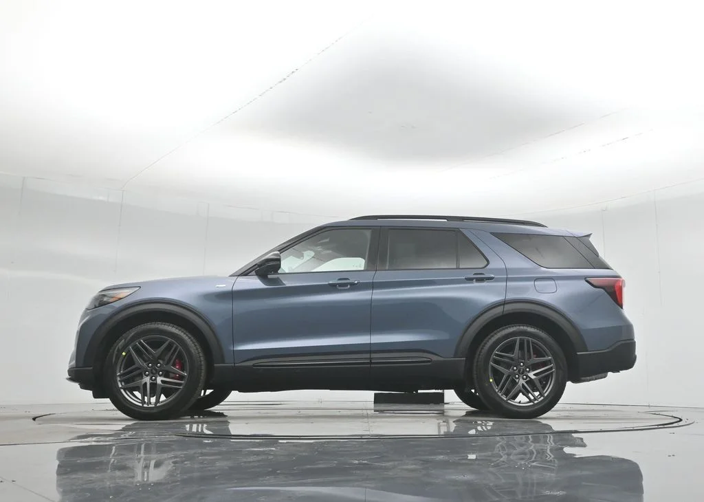 New 2026 Vapor Blue Metallic Ford ST-Line image 7