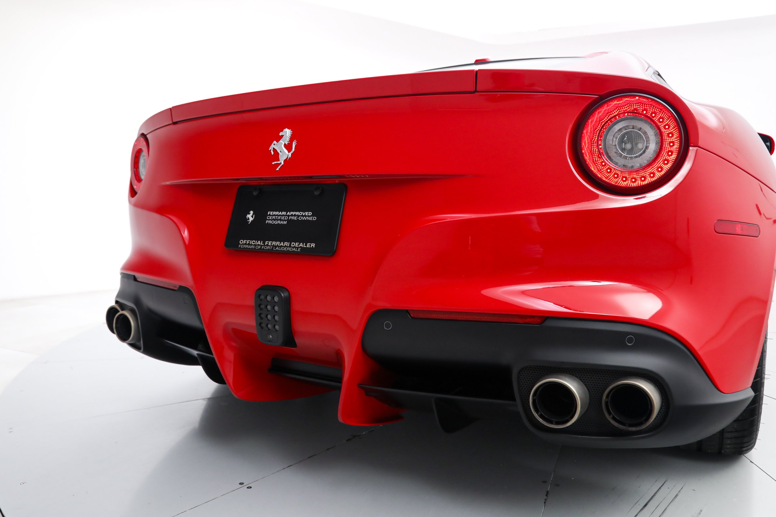 Used 2014 Red Ferrari  image 17