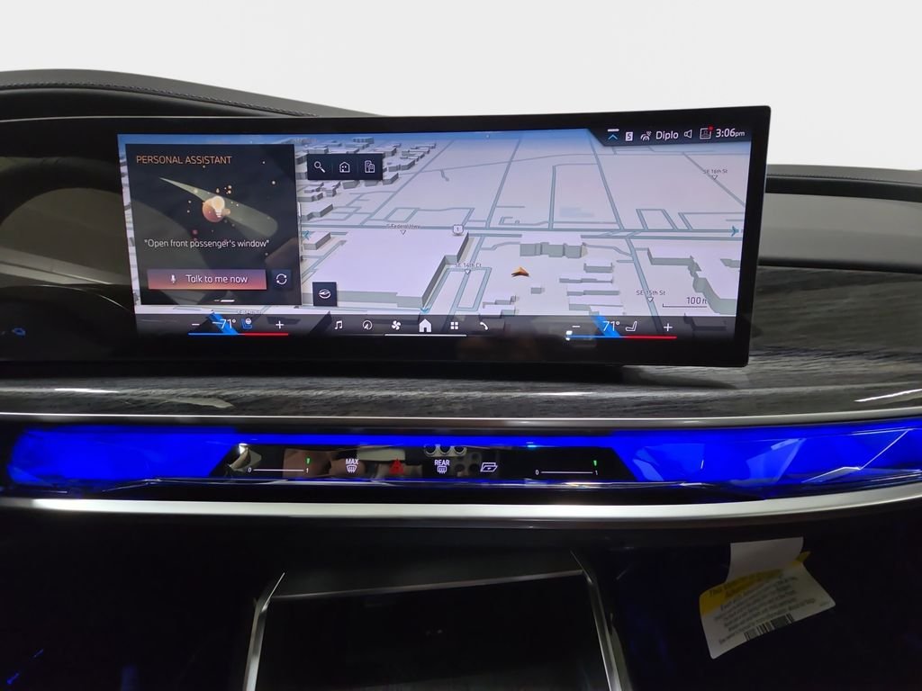 2026 BMW 7 Series 750e - Photo 16