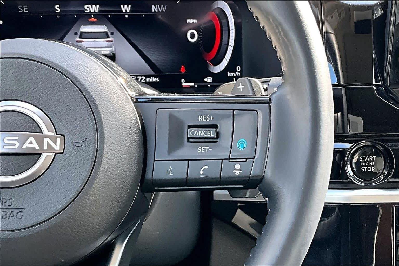 Used 2025 Super Black Nissan Platinum image 25