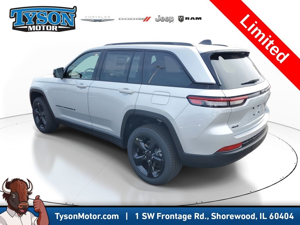 New 2025 Silver Zynith Exterior Paint Jeep Limited image 3