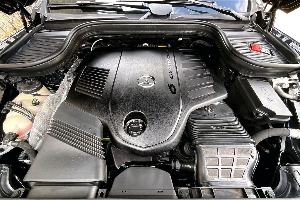 Certified Used 2024 Black Mercedes-Benz GLS 450 image 9