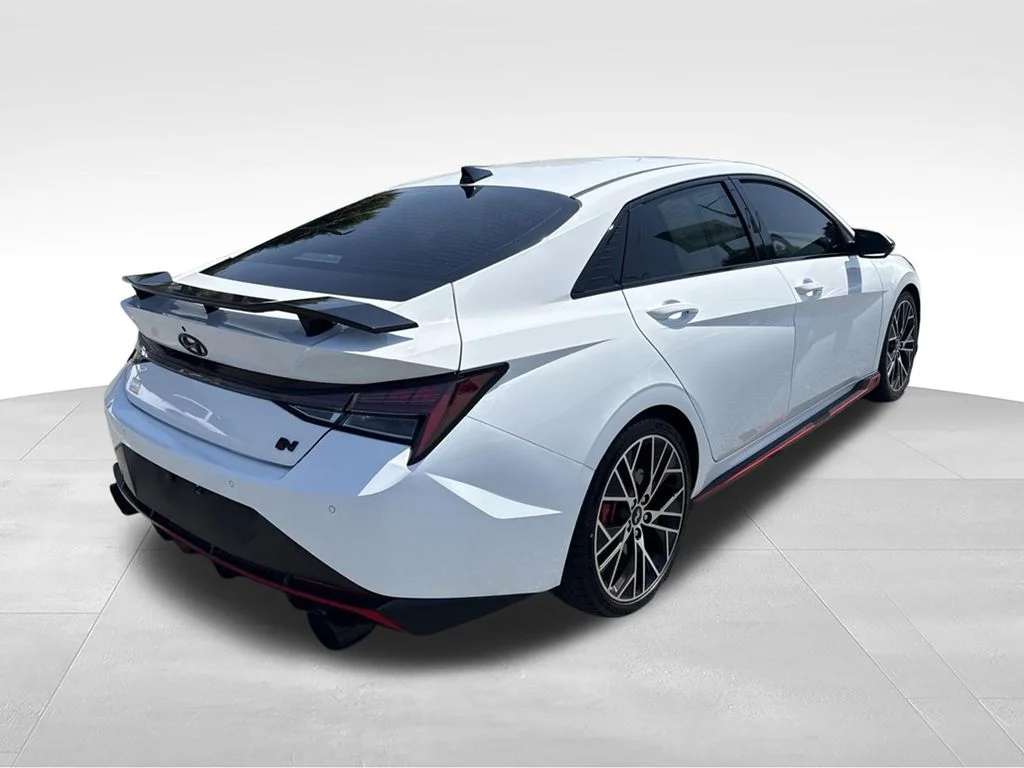 Used 2022 Ceramic White Hyundai Base image 5