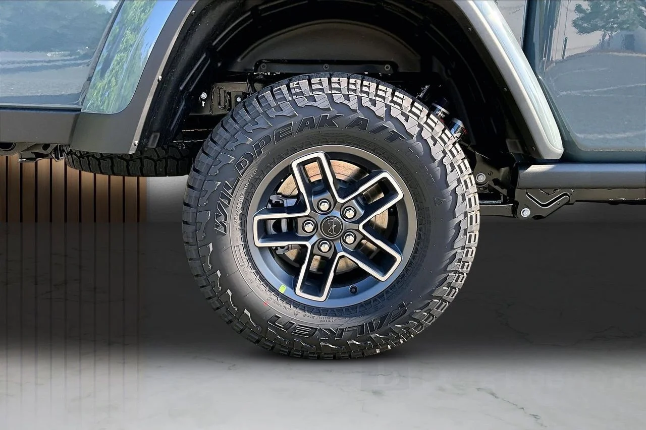New 2026 Anvil Clear-Coat Exterior Paint Jeep Mojave image 28