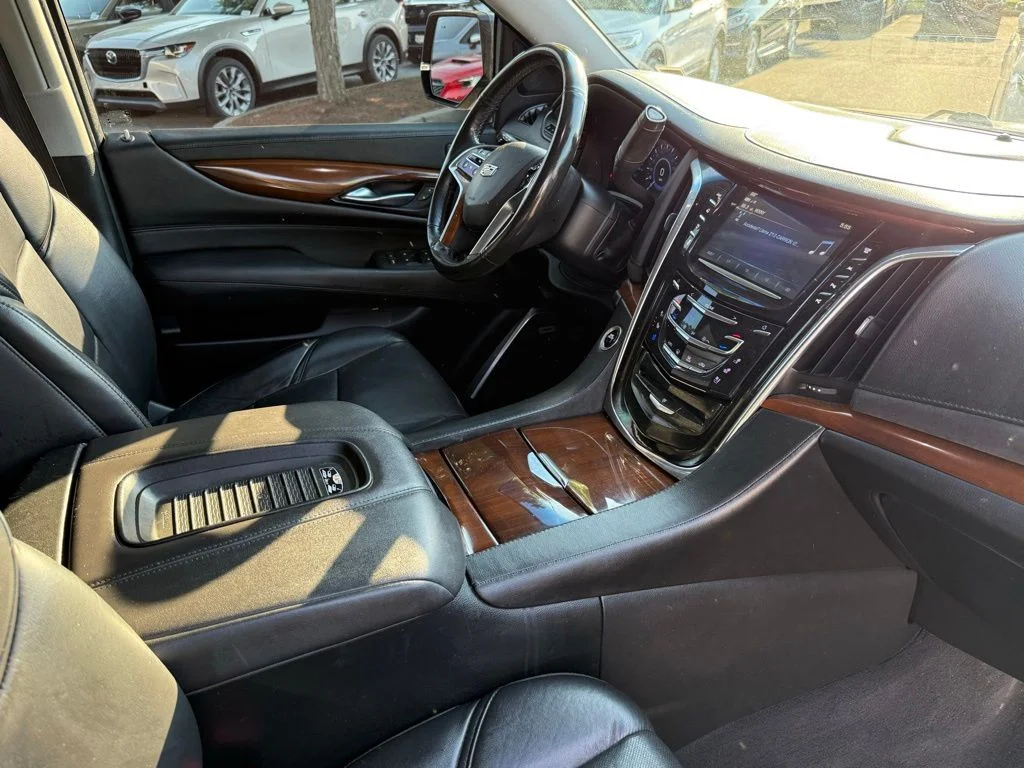 Used 2019 Gray Cadillac Luxury image 29