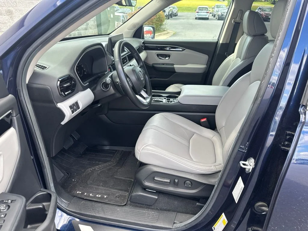 Certified Used 2025 Obsidian Blue Pearl Honda AWD EX-L image 9