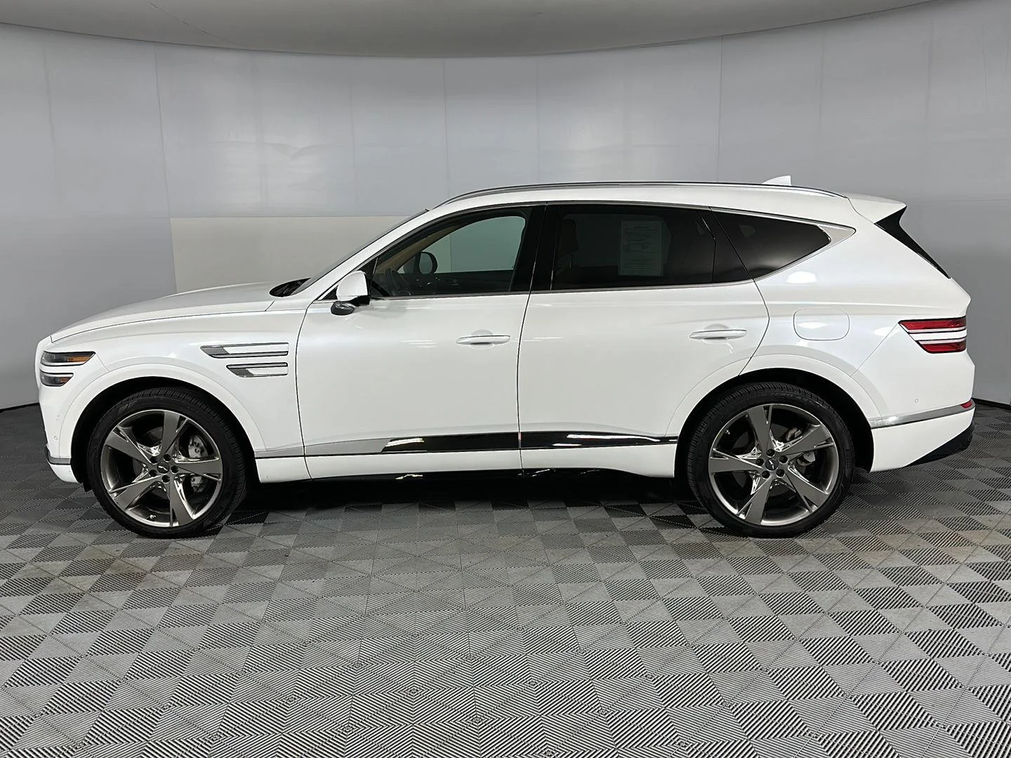 Used 2023 Uyuni White Genesis 2.5T image 5