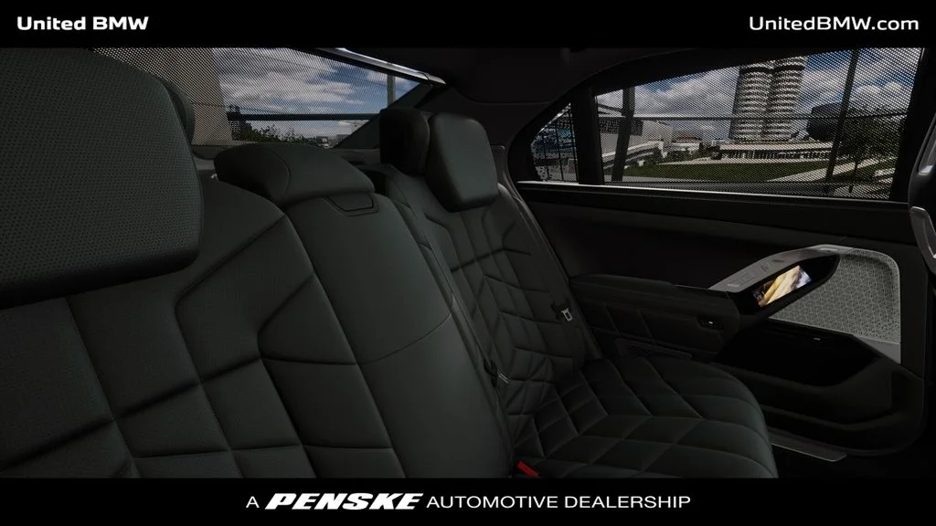 New 2026 Black Sapphire Metallic BMW 760i xDrive image 39