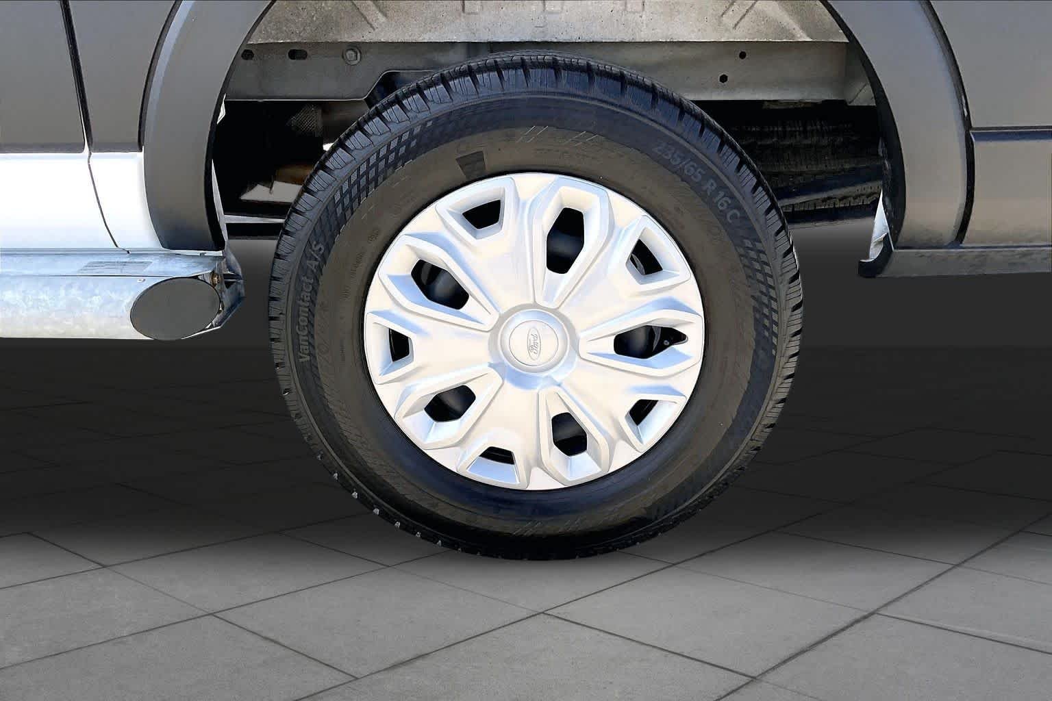Used 2025 Oxford White Ford  image 10