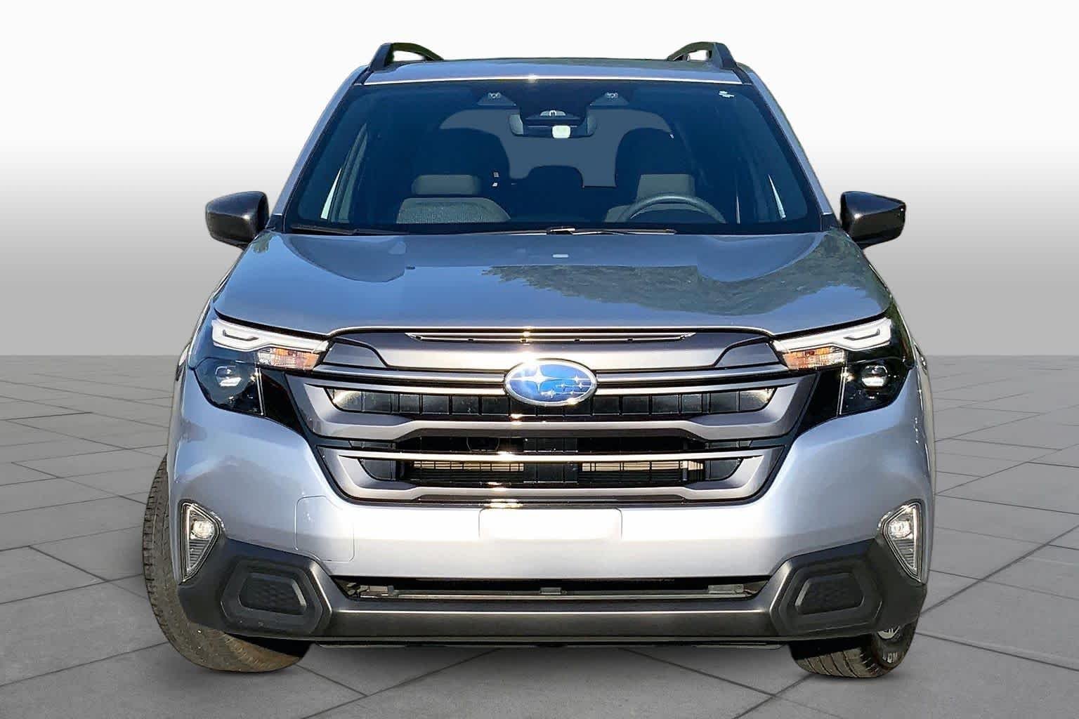 Used 2025 Ice Silver Metallic Subaru Premium image 4