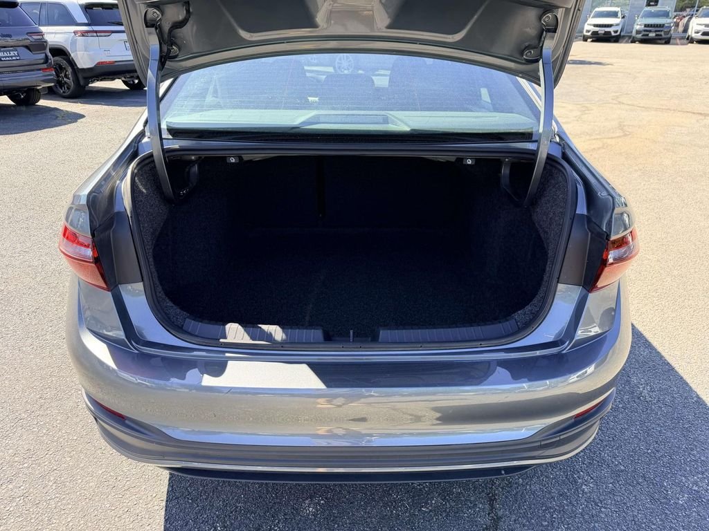 Used 2025 Gray Volkswagen 1.5T Sport image 20