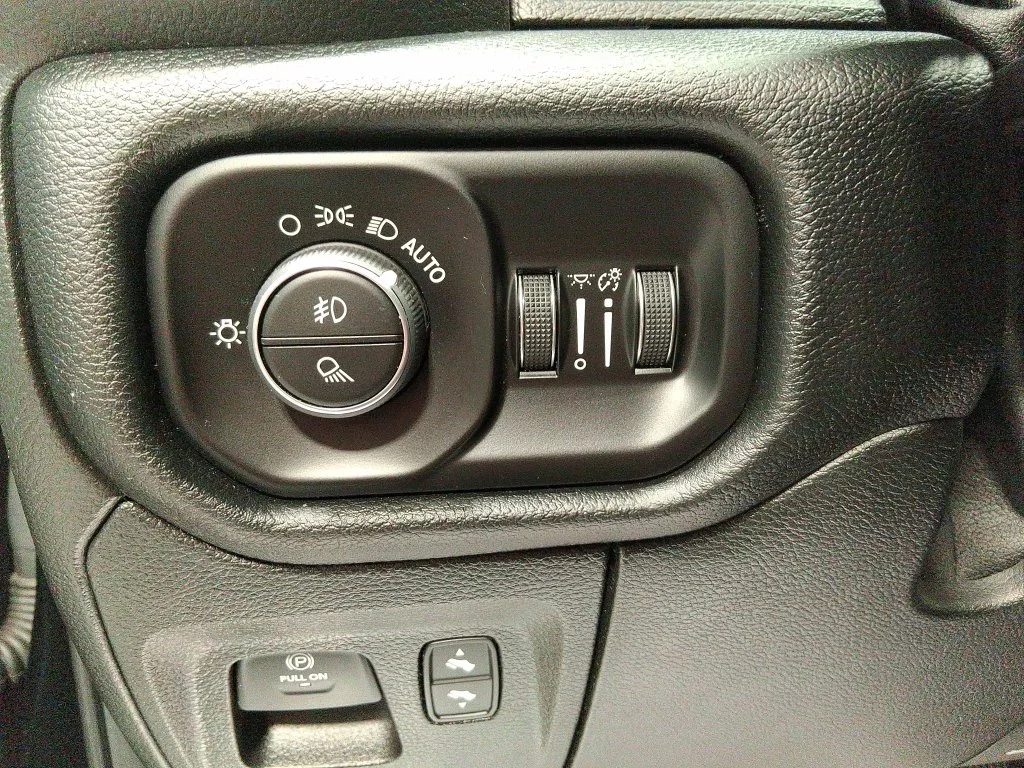 Used 2021 Black Ram Laramie image 20