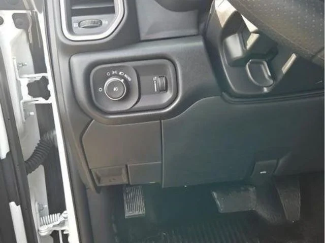 2026 RAM 3500 Chassis Tradesman - Photo 14