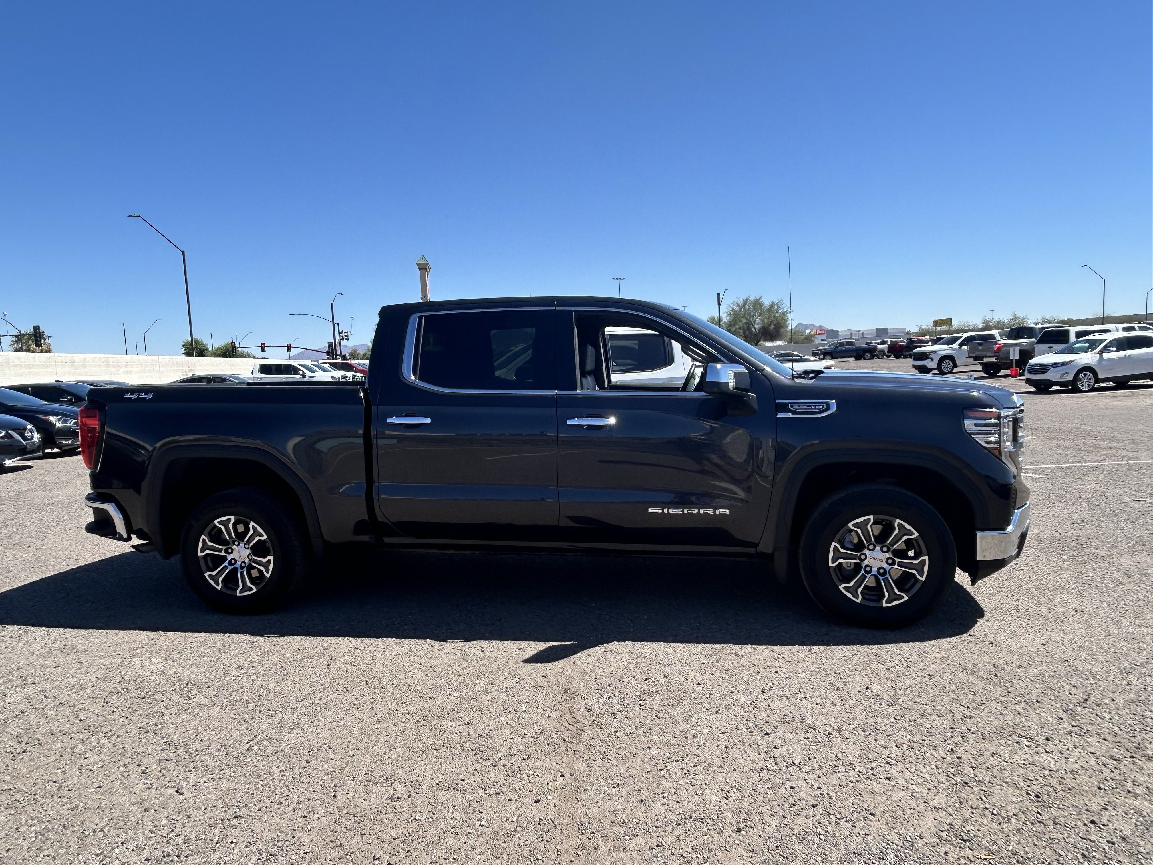 2025 GMC Sierra 1500 SLT - Photo 5
