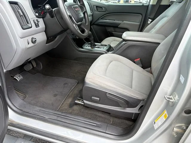 Used 2018 QUICKSILVER METALLIC GMC 2WD image 9