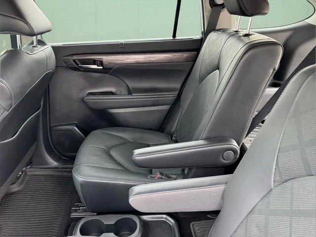 Used 2021 White Toyota Platinum image 8