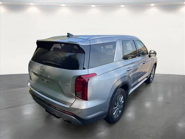 Used 2025 Silver Hyundai SEL image 15