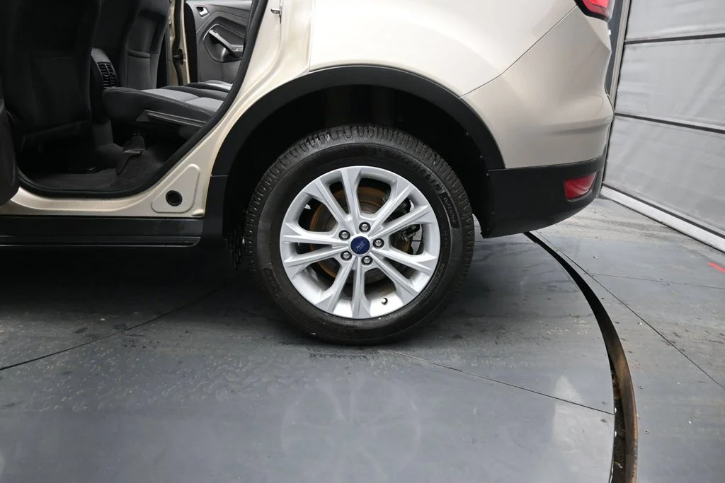 Used 2017 Gold Ford SE image 18