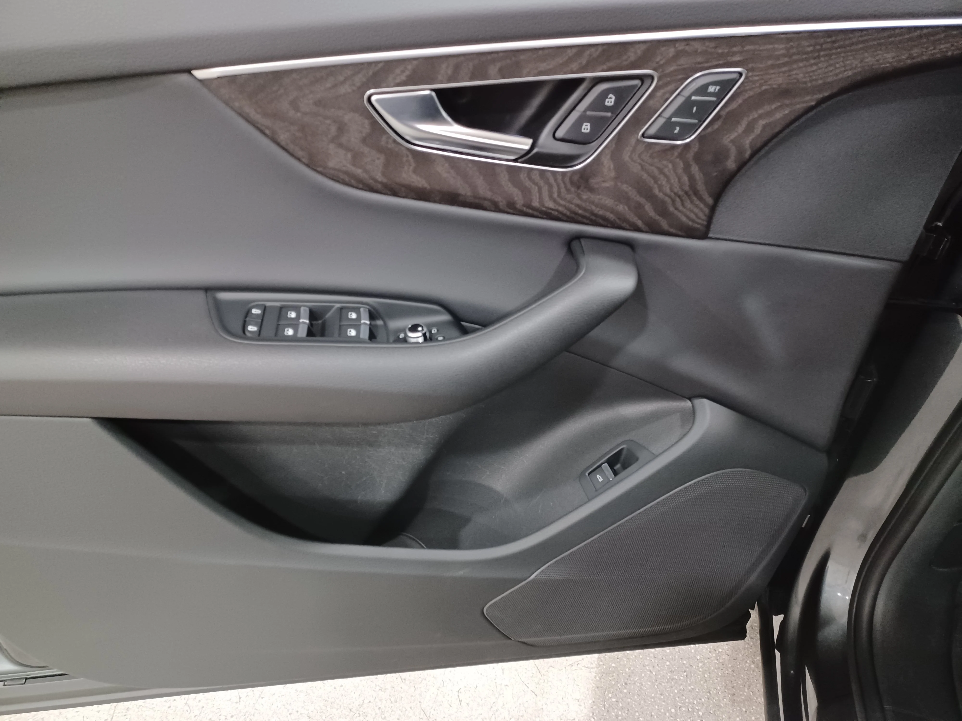 Certified Used 2022 Daytona Gray Pearl Effect Audi Progressiv 55 TFSI AWD*7 Pass | Adaptive Cruise | Nav | 360 Cam | Cooled Leather | Pano Roof image 8