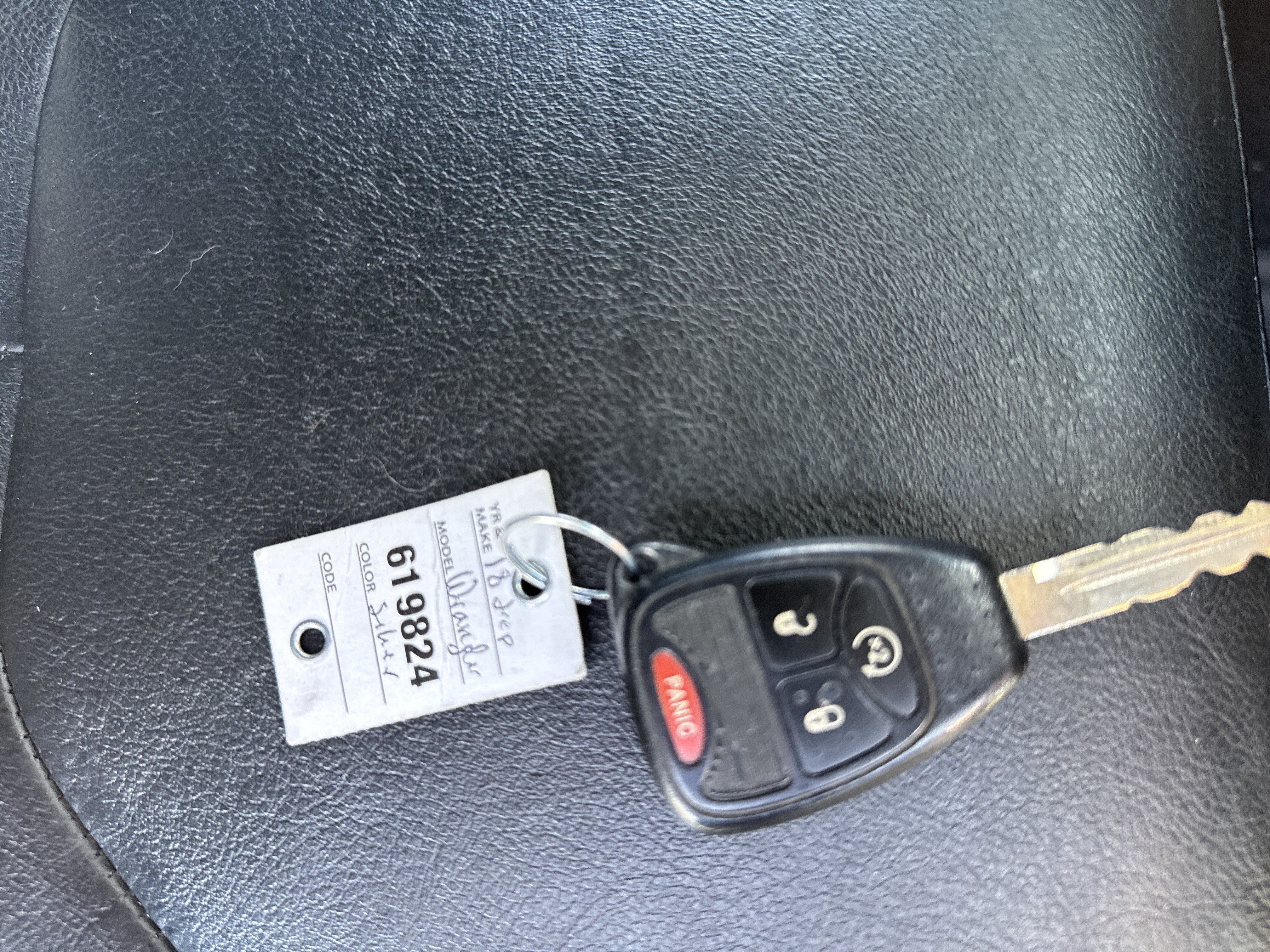 Used 2018 Silver Jeep Rubicon 4x4 image 23