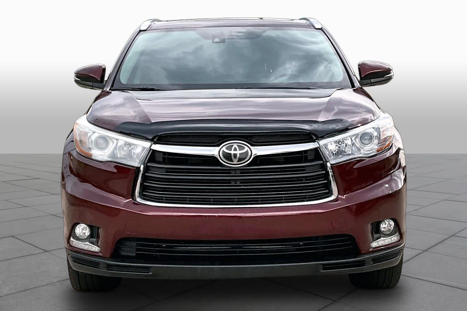 Used 2015 Ooh La La Rouge Mica Toyota Limited Platinum image 4