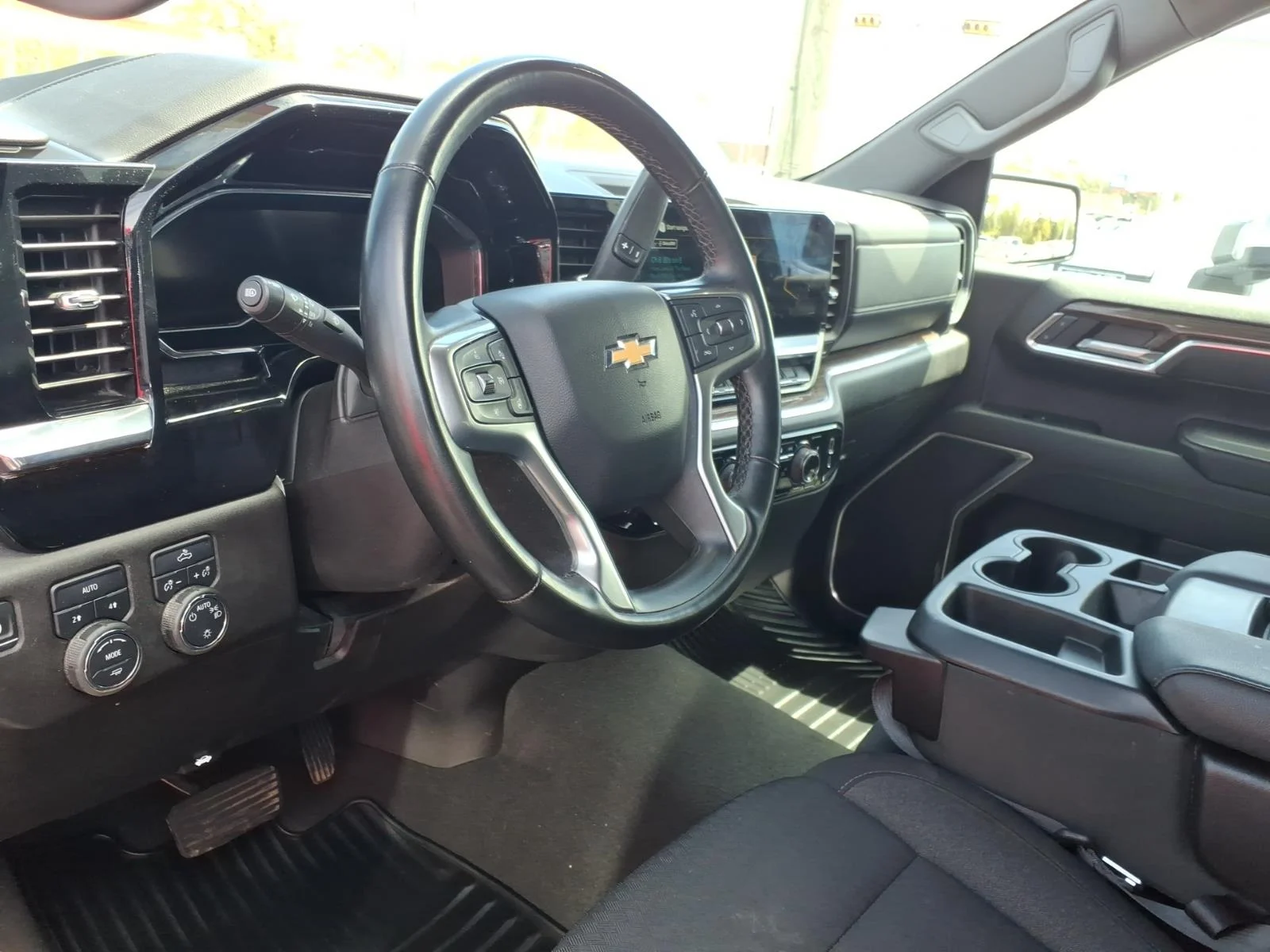 2025 Chevrolet Silverado 1500 LT - Photo 16