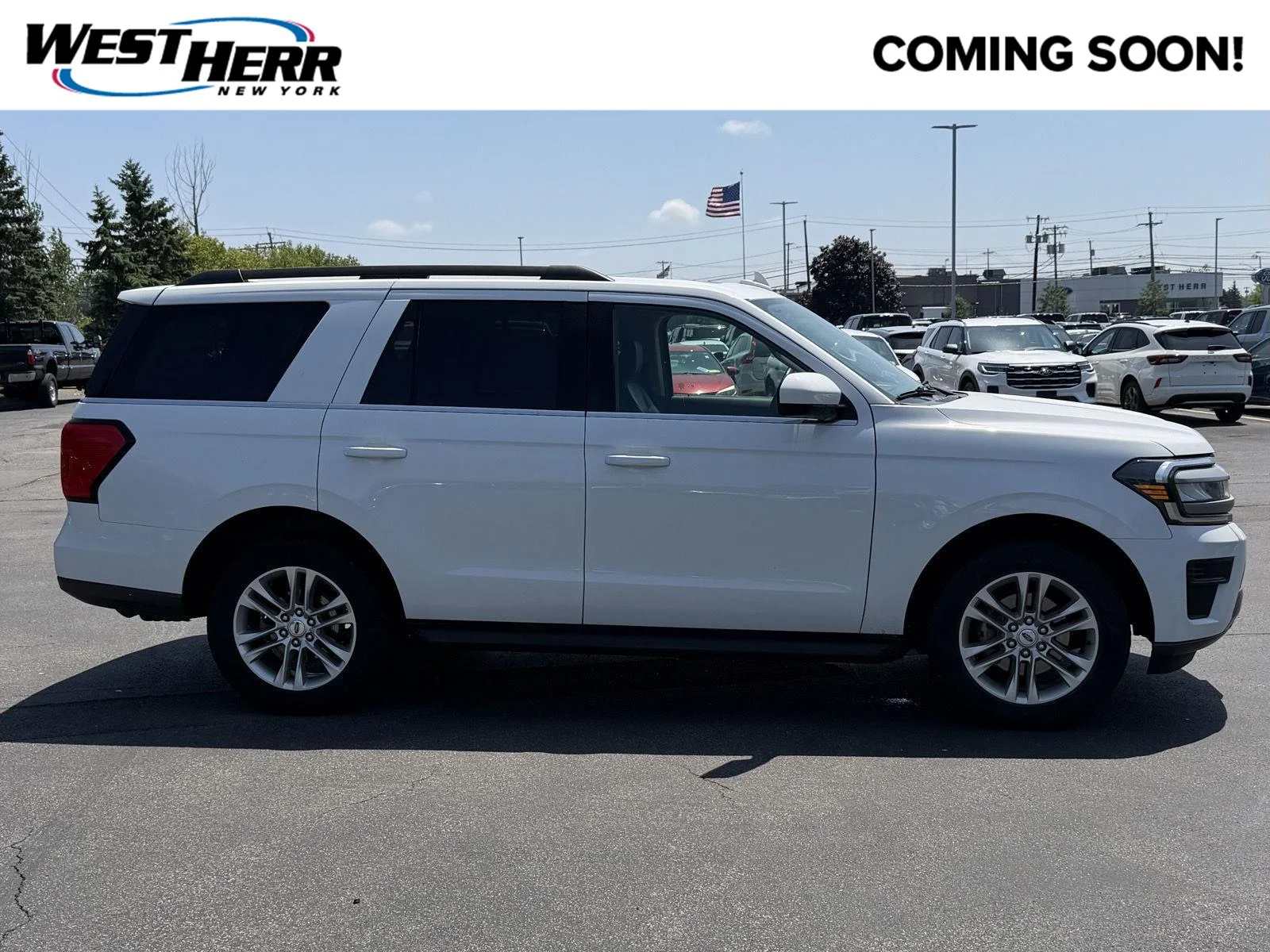 Used 2024 Oxford White Ford XLT image 1