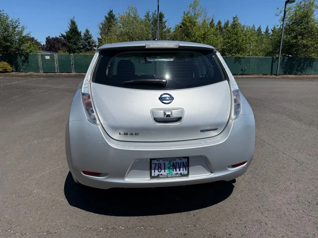Used 2017 Brilliant Silver Nissan SV image 6