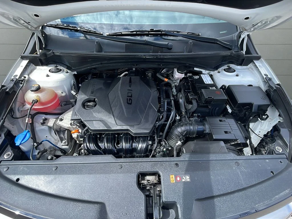 Used 2023 White Kia EX image 22