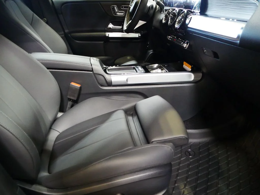 New 2026 Night Black Mercedes-Benz GLB 250 image 53