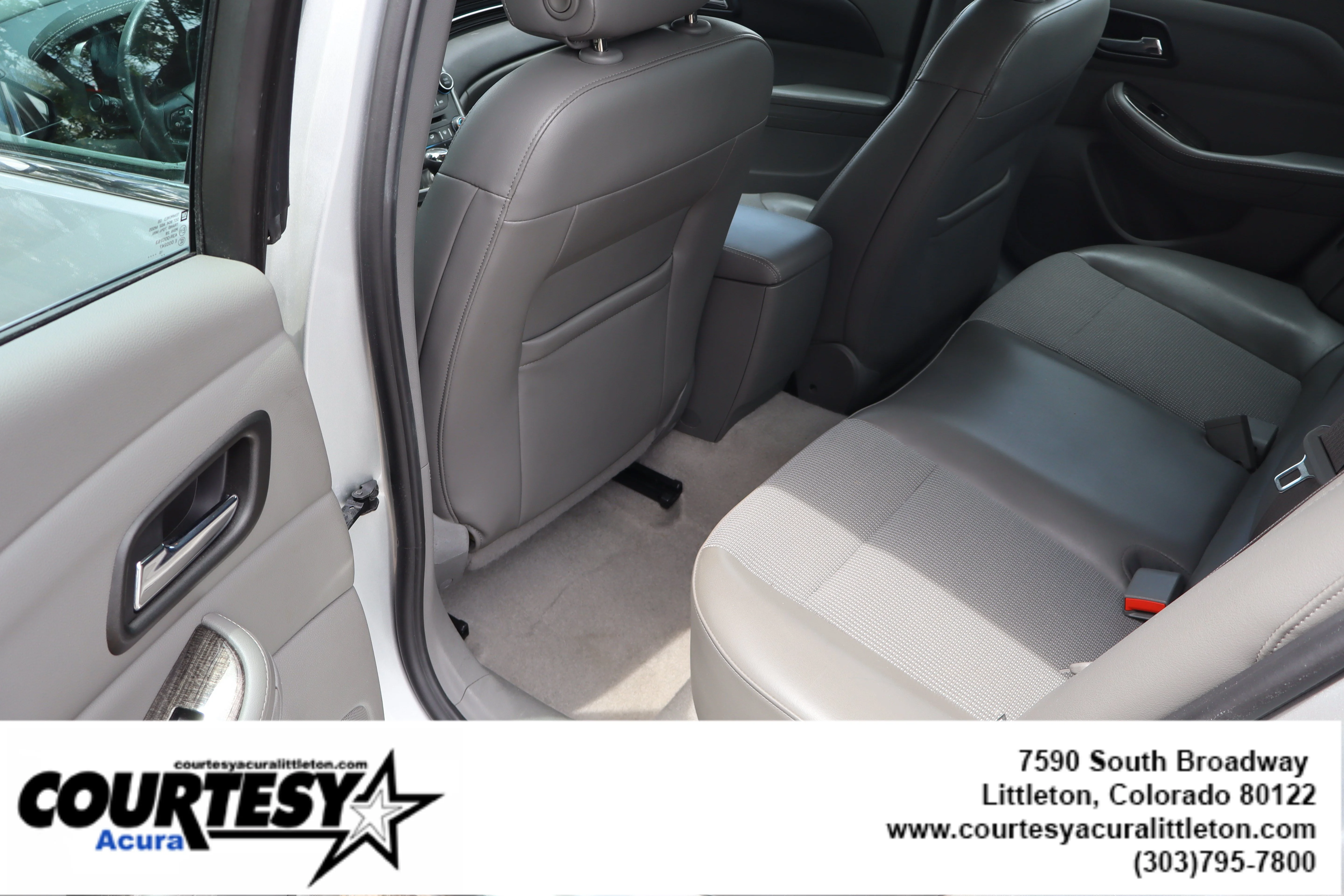 Used 2016 Silver Ice Metallic Chevrolet LT image 23