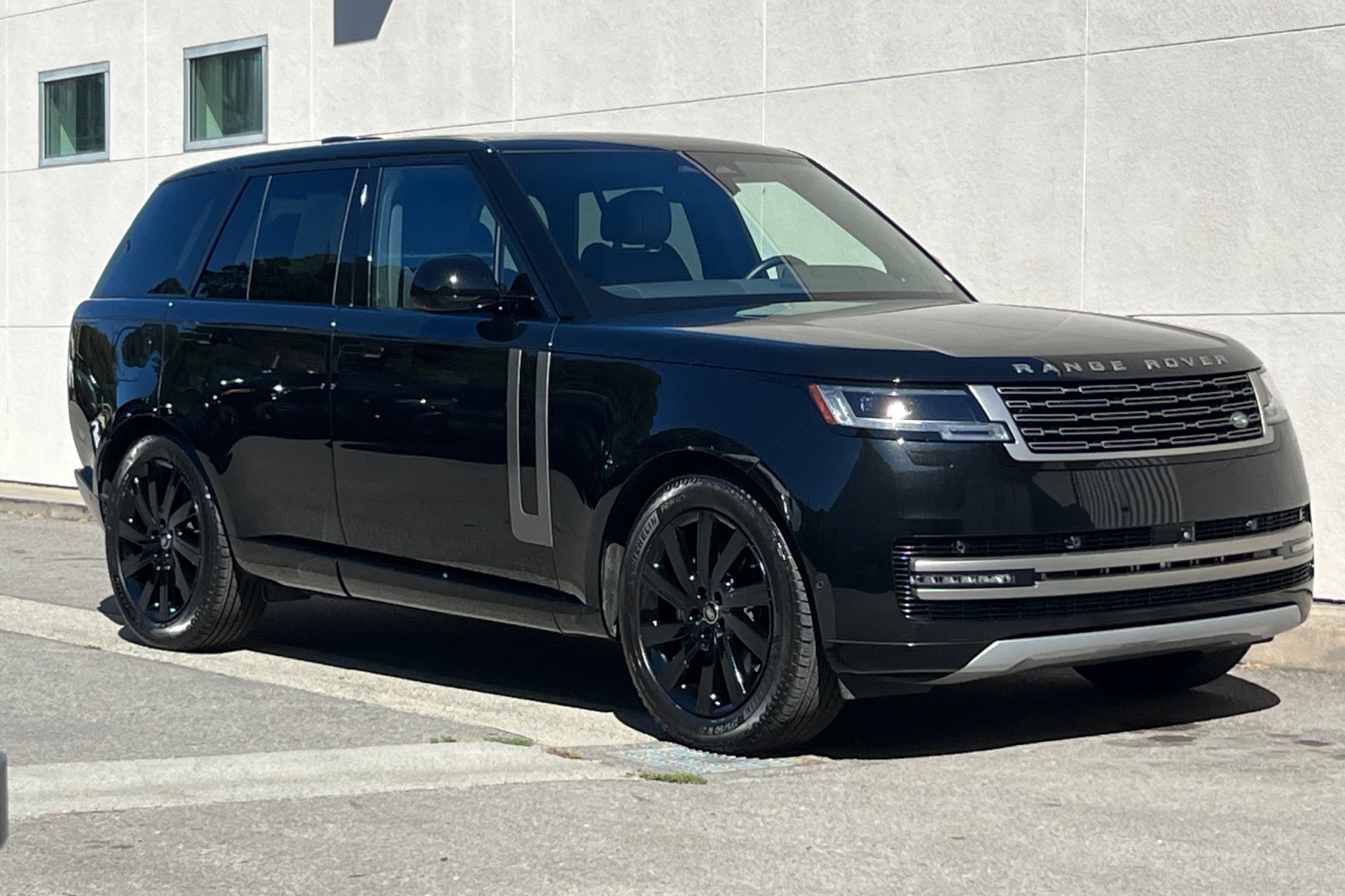 Certified Used 2024 Santorini Black Metallic Land Rover SE image 9