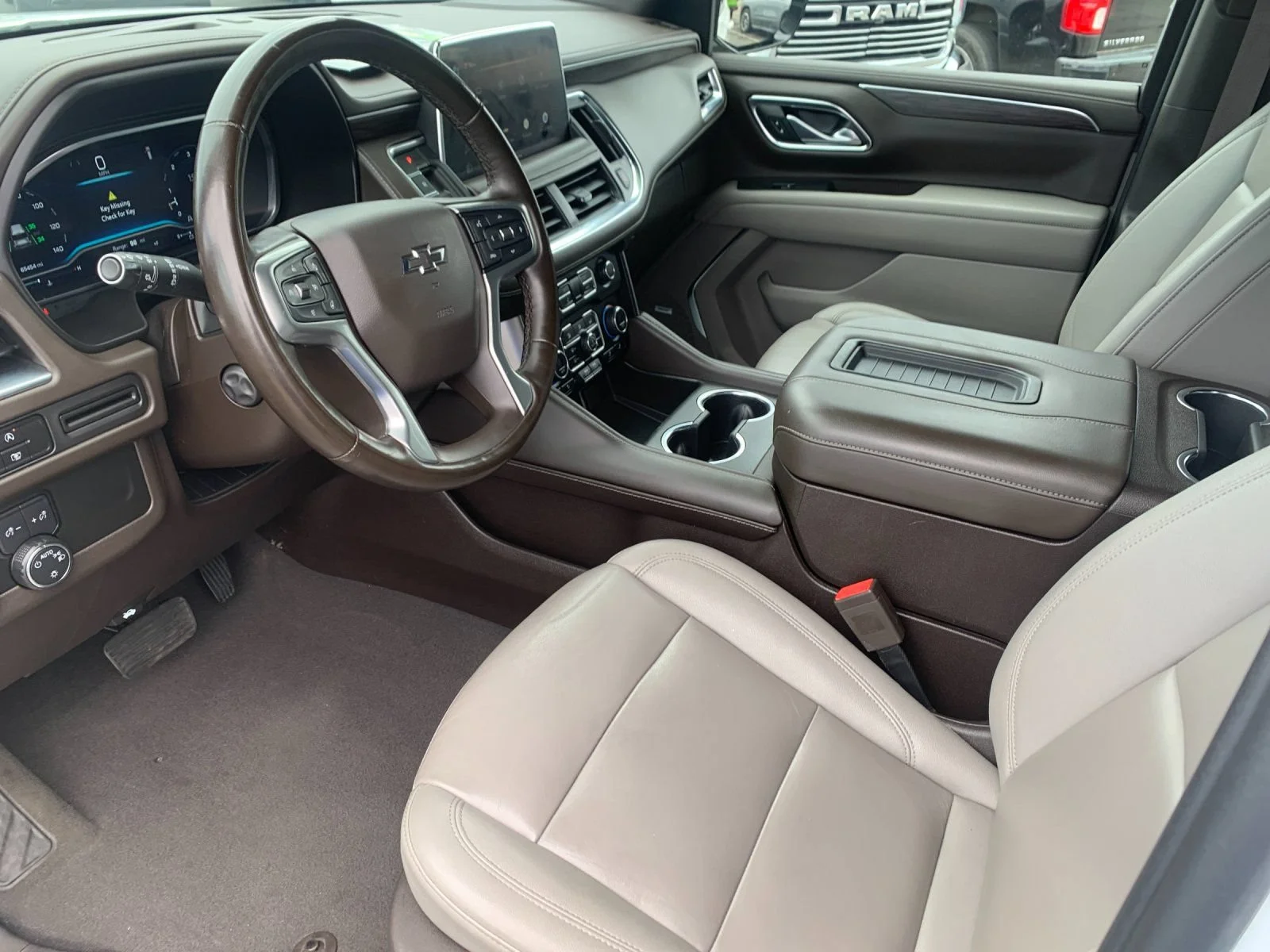 Used 2023 Summit White Chevrolet Z71 image 10