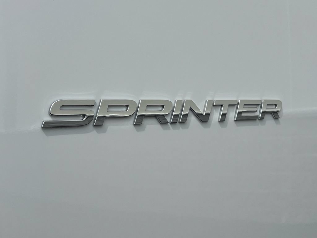 New 2026 Arctic+White Mercedes-Benz Cargo 144 WB image 52