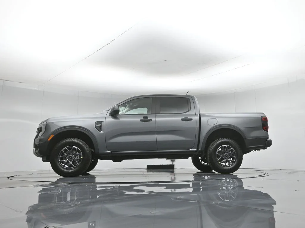 New 2026 Carbonized Gray Metallic Ford XLT image 7