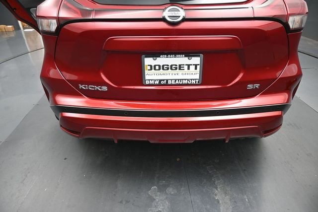 Used 2021 Red Nissan SR image 2